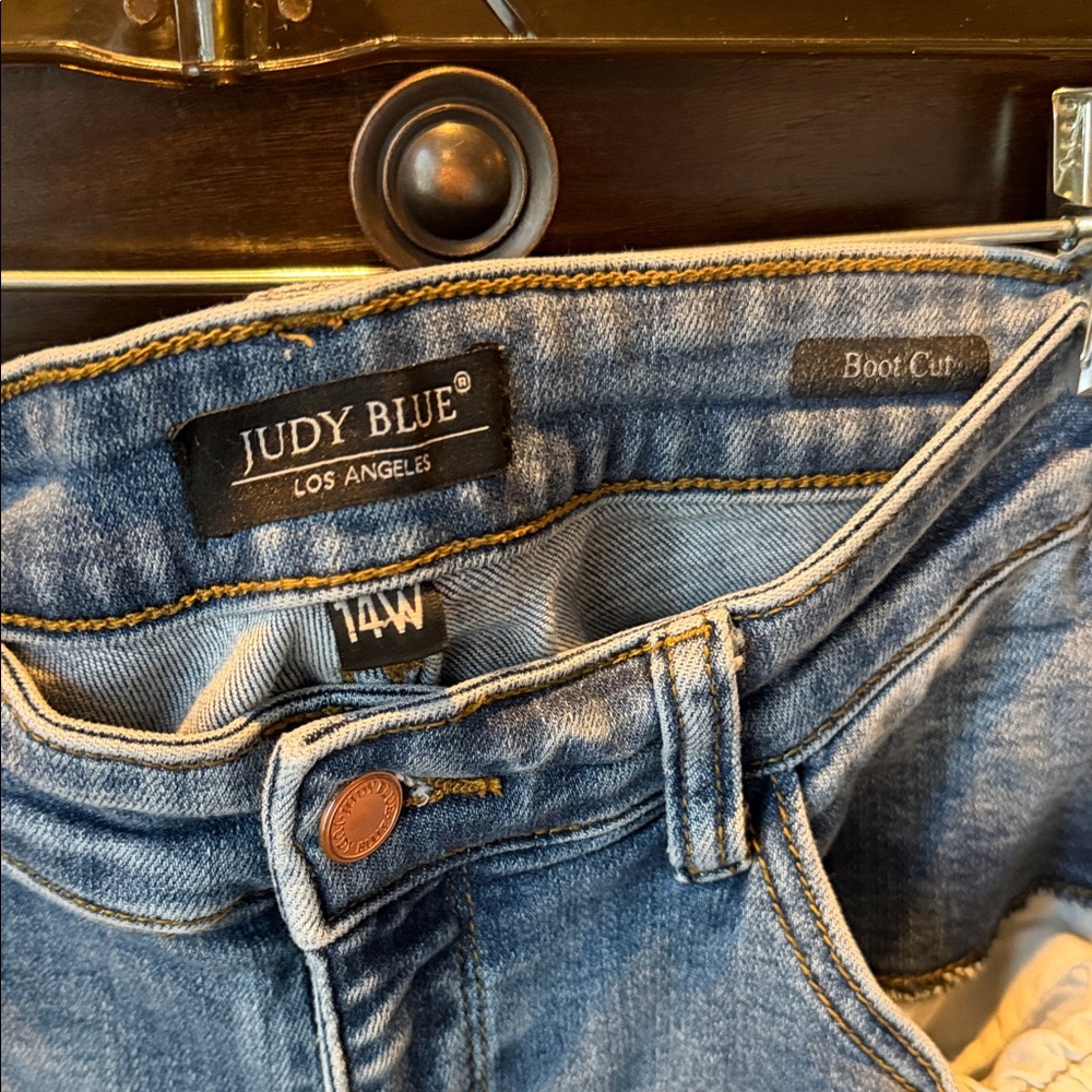 Judy Blue Boot Cut Denim Jeans - with damage - Picture 2 of 5